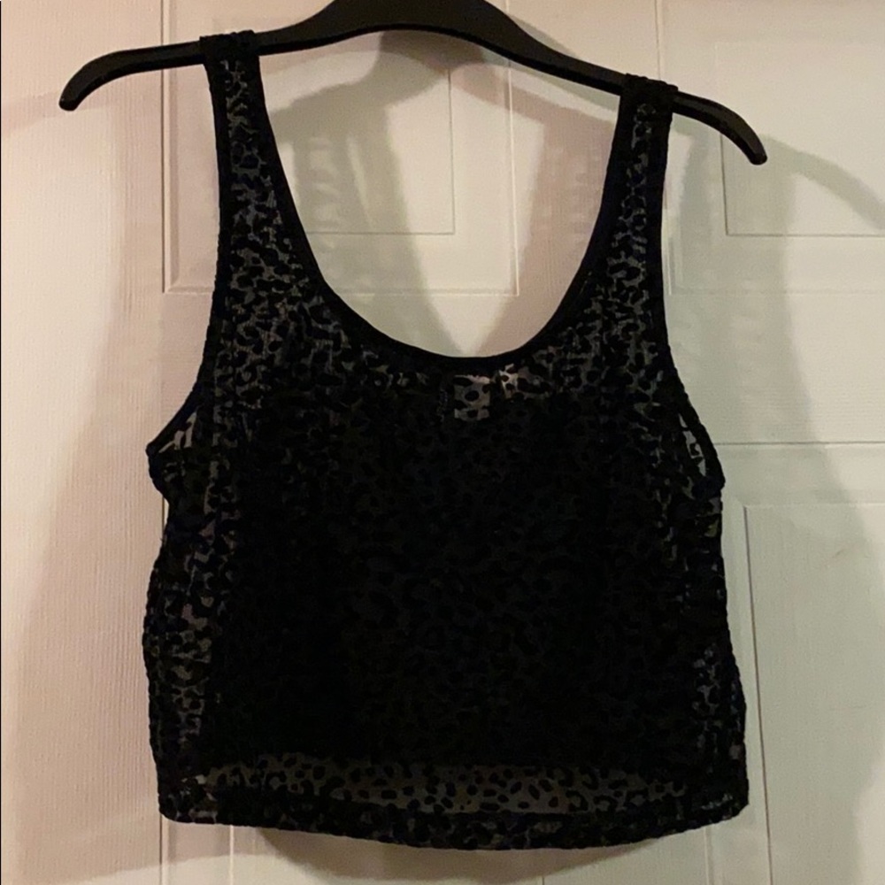 Cute leopard cropped top